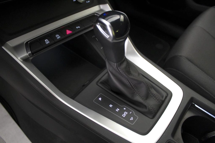 Audi Q3  35 2.0 tdi Business Advanced s-tronic