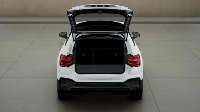 Audi Q2    Business 30 TDI  85(116) kW(CV) 6-marce