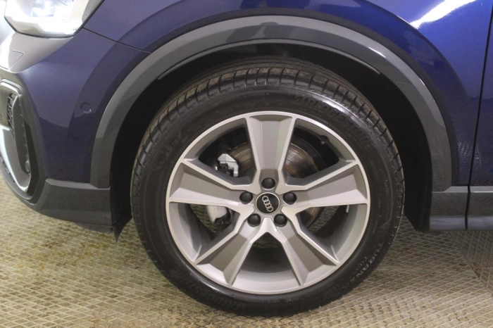 Audi Q2    S line edition 35 TFSI  110(150) kW(CV) S tronic