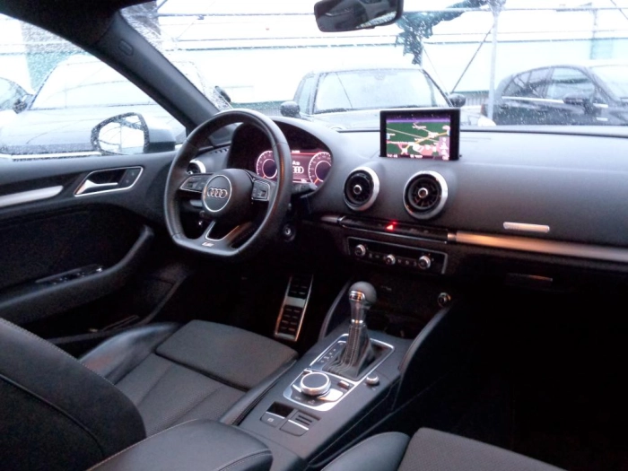 Audi A3 Sportback  40 2.0 tfsi Admired 190