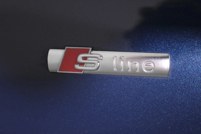 Audi A4 Avant   S line edition 40 TDI quattro 150(204) kW(CV) S tronic