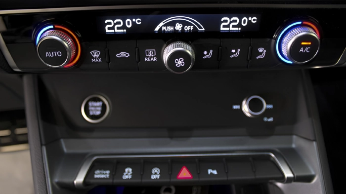 Audi Q3  35 2.0 tdi Business Advanced s-tronic