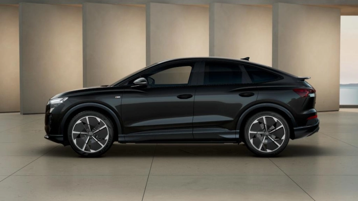 Audi Q4 Sportback   S line edition 45 e-tron  210,00 kW