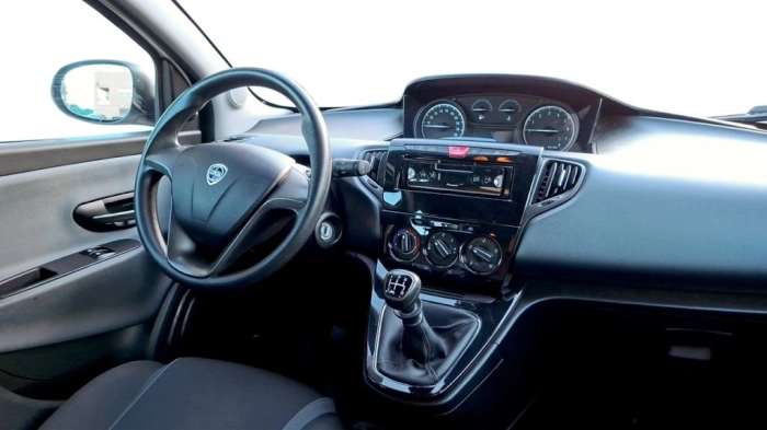 Lancia Ypsilon  1.2 Silver 69cv