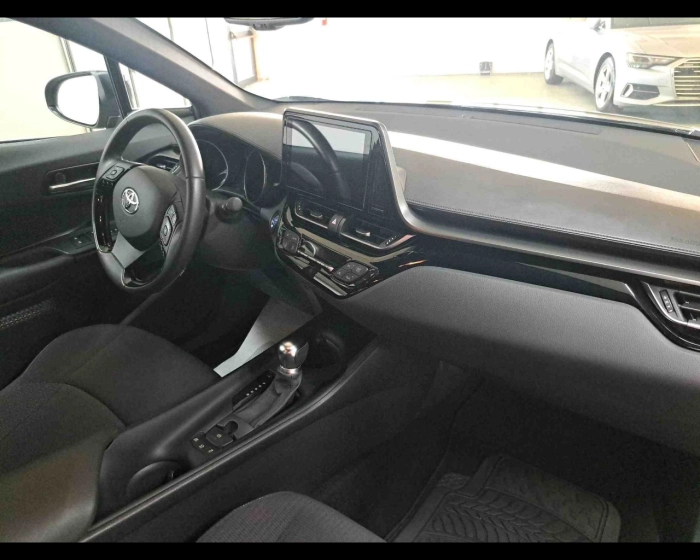 Toyota C-HR  1.8h Active 2wd e-cvt