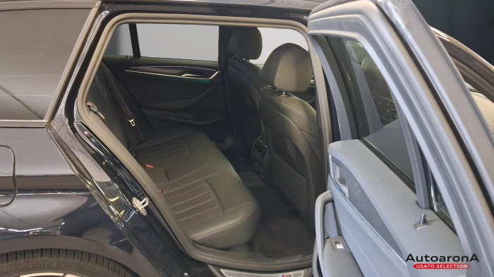 BMW Serie 540d Touring mhev 48V xdrive 