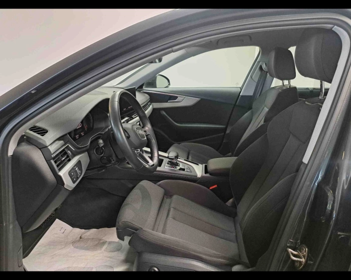 Audi A4 Avant  35 2.0 tdi mhev Business Advanced