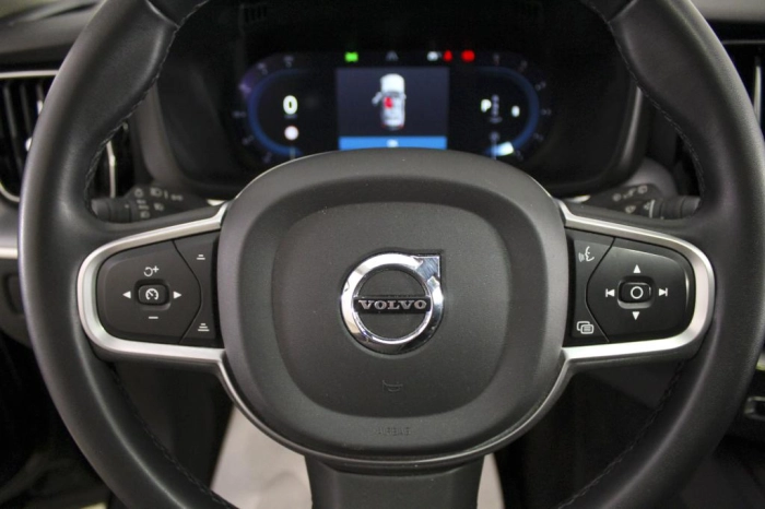 Volvo XC60  2.0 b4 Momentum Pro auto