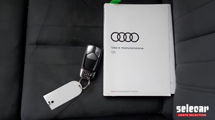 Audi Q5  40 2.0 tdi mhev 12V S line quattro s-tronic