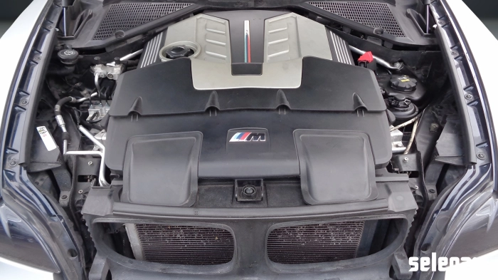 BMW X6  M 4.4 V8 auto