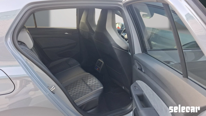 Volkswagen Golf  1.5 etsi evo R-Line 150cv dsg