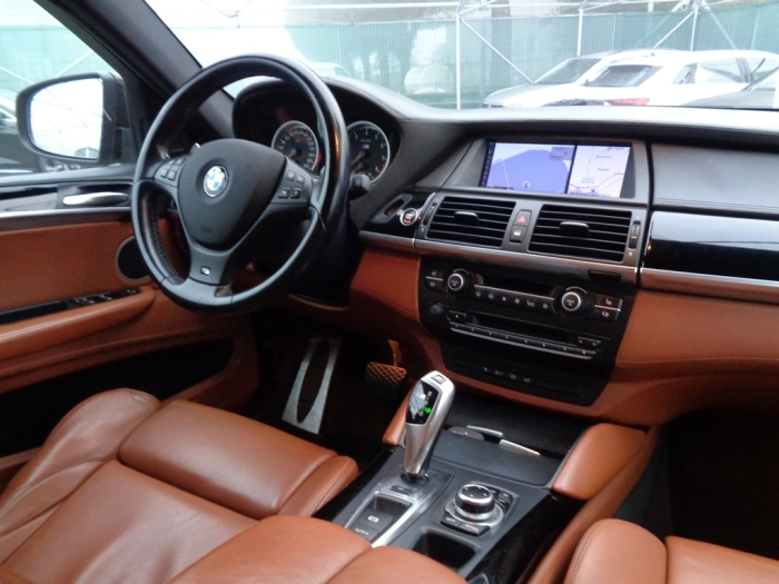 BMW X6  M 4.4 V8 auto