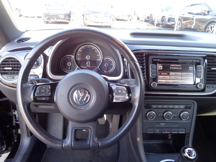 Volkswagen Maggiolino  Cabrio 1.6 tdi Design 105cv