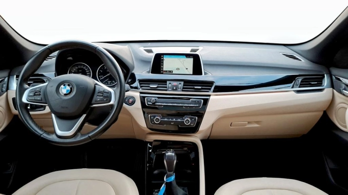BMW X1  sdrive18d xLine auto