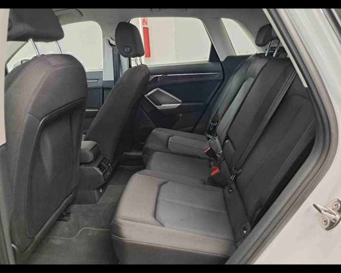 Audi Q3  35 1.5 tfsi Business Advanced s-tronic