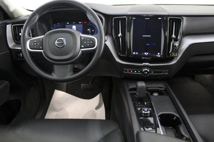 Volvo XC60  2.0 b4 Momentum Pro auto