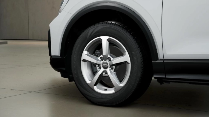 Audi Q2    Business 30 TFSI  85(116) kW(CV) 6-marce