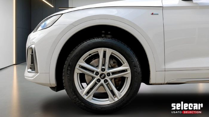 Audi Q5  40 2.0 tdi mhev 12V S line quattro s-tronic