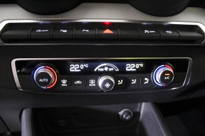 Audi Q2    Admired Advanced 35 TDI quattro 110(150) kW(PS) S tronic