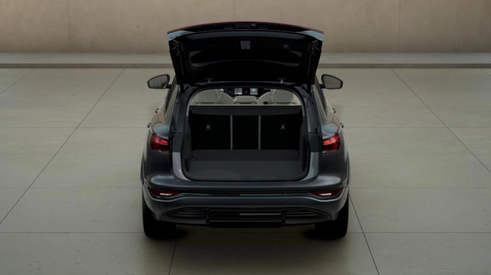 Audi Q6   SUV S line edition e-tron performance  225,00 kW