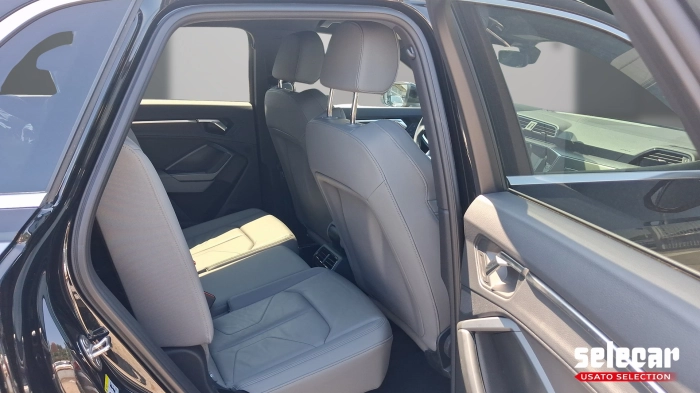 Audi Q3  35 2.0 tdi S line edition s-tronic
