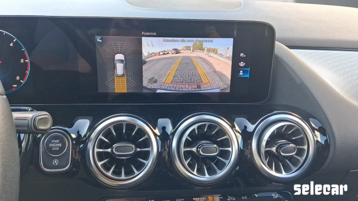Mercedes-Benz GLA-H247 GLA 200 d Sport auto
