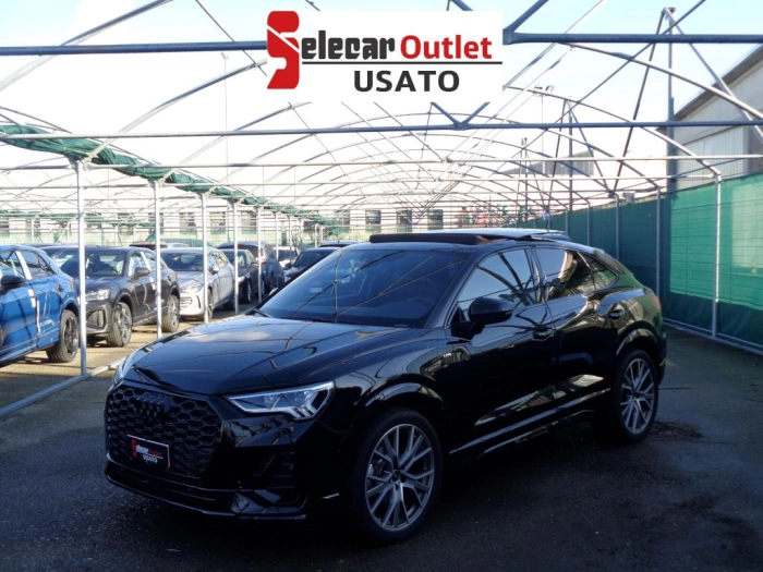Audi Q3 Sportback  35 1.5 tfsi Identity Blac