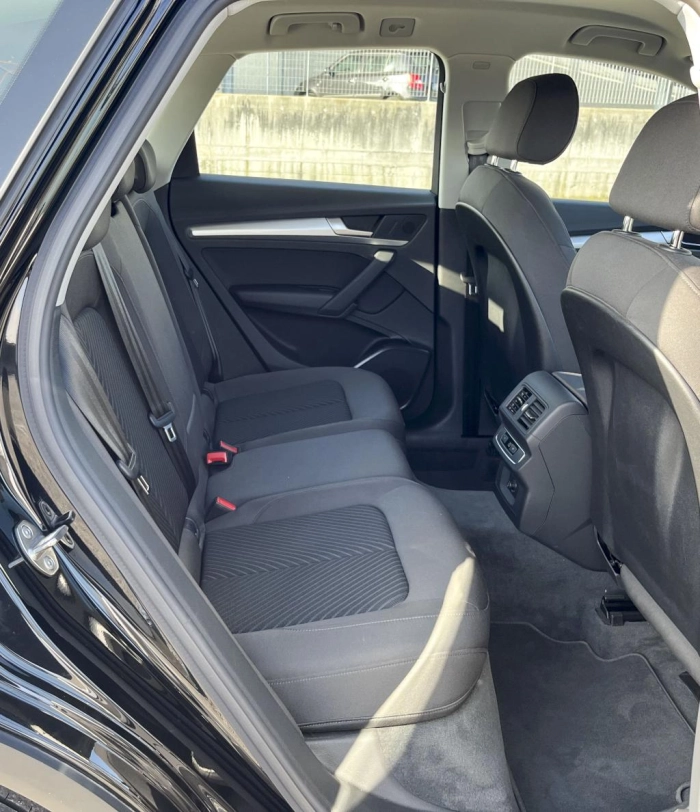 Audi Q5  40 2.0 tdi mhev 12V Business quattro s-tronic