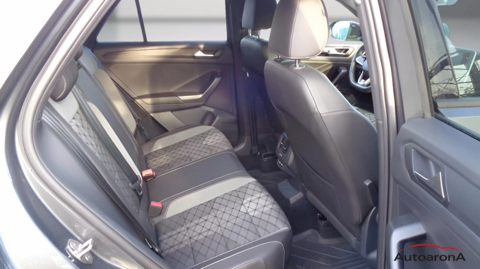 Volkswagen T-Roc  2022 -  1.0 tsi R-Line 110cv