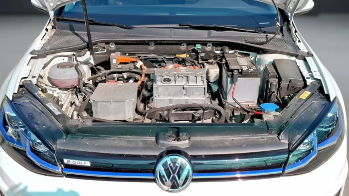 Volkswagen Golf e- 5p