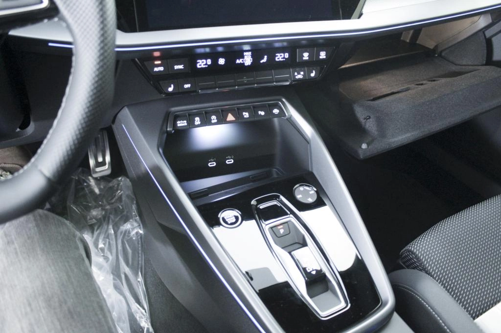 img-3 Audi A3 Sportback Audi AU-U78342