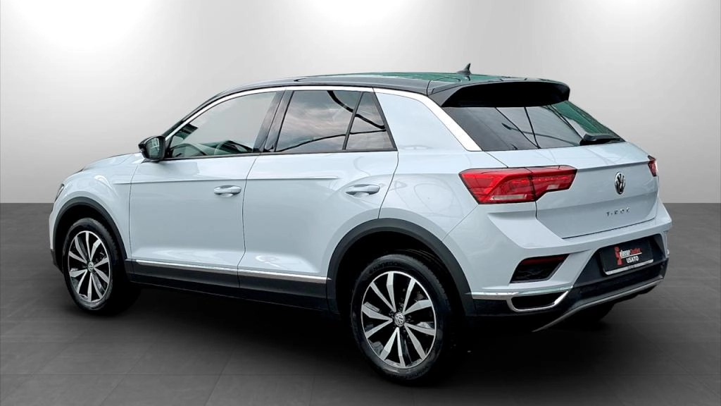 img-3 Volkswagen T-Roc Volkswagen SE-U78631
