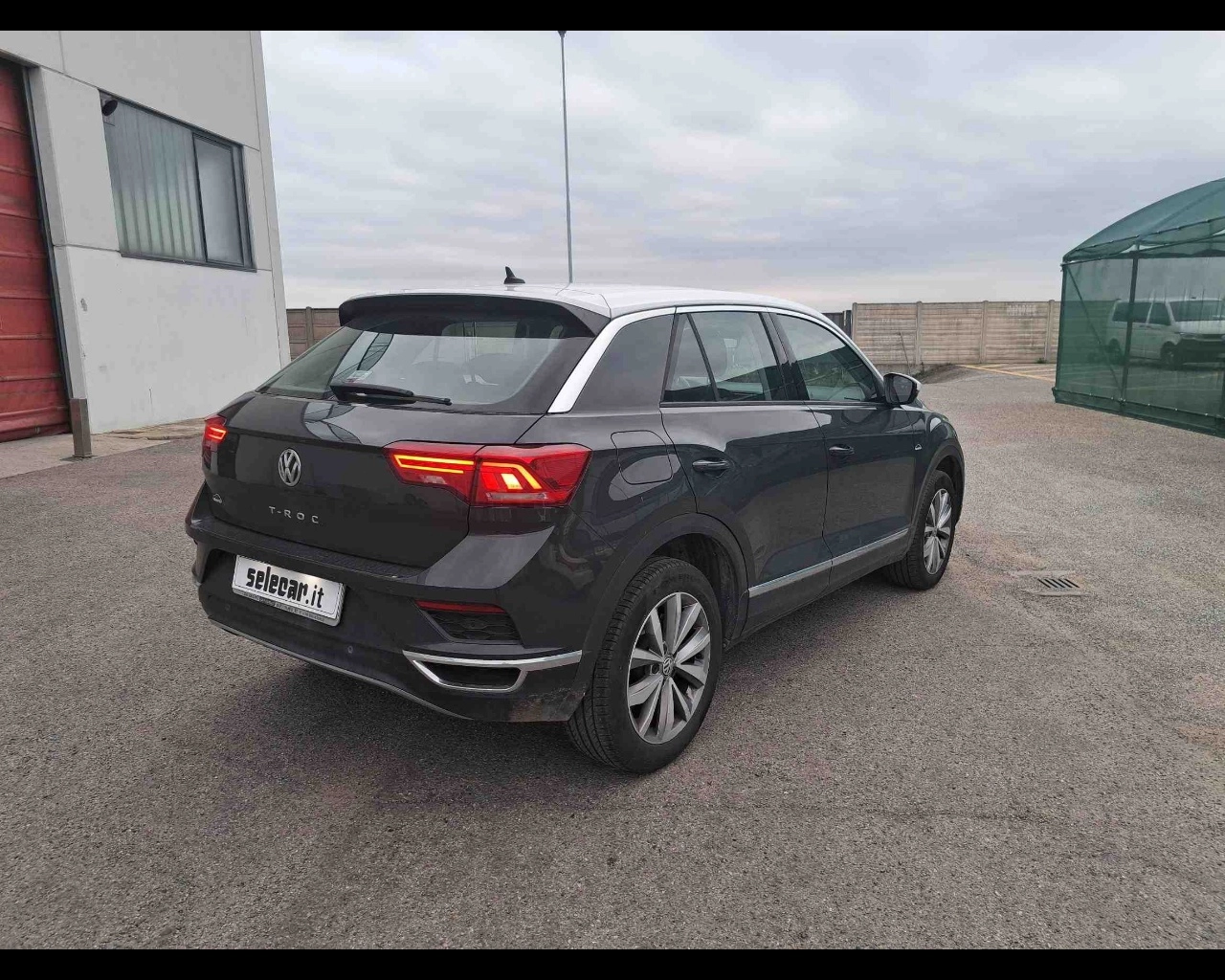 img-4 Volkswagen T-Roc Volkswagen SE-U77755