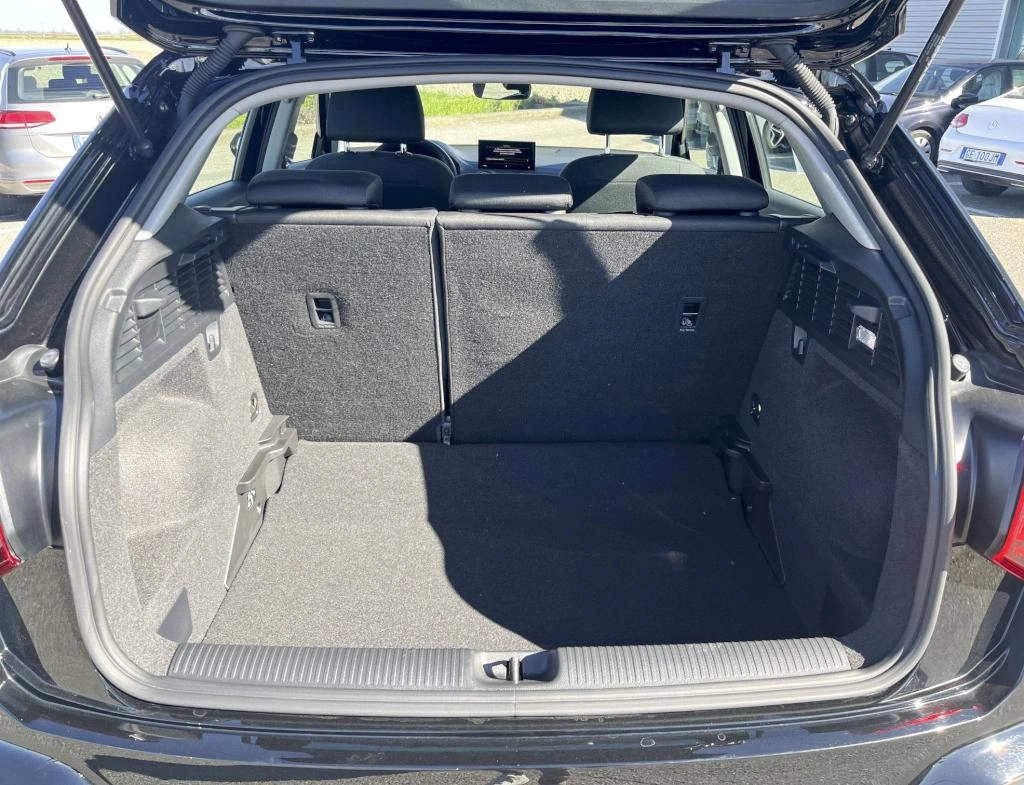 img-1 Audi Q2 Audi AU-U78680