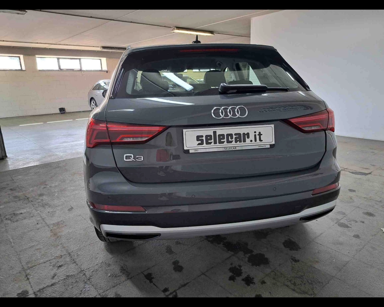img-3 Audi Q3 Audi SE-U78535