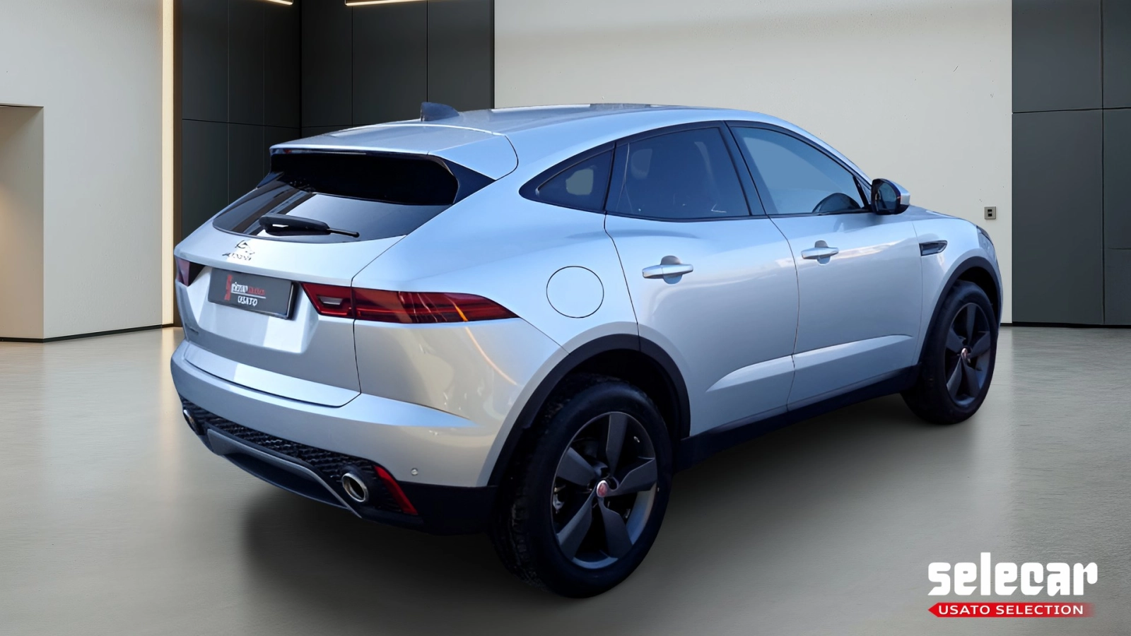 img-3 Jaguar E-Pace Jaguar SE-U75962