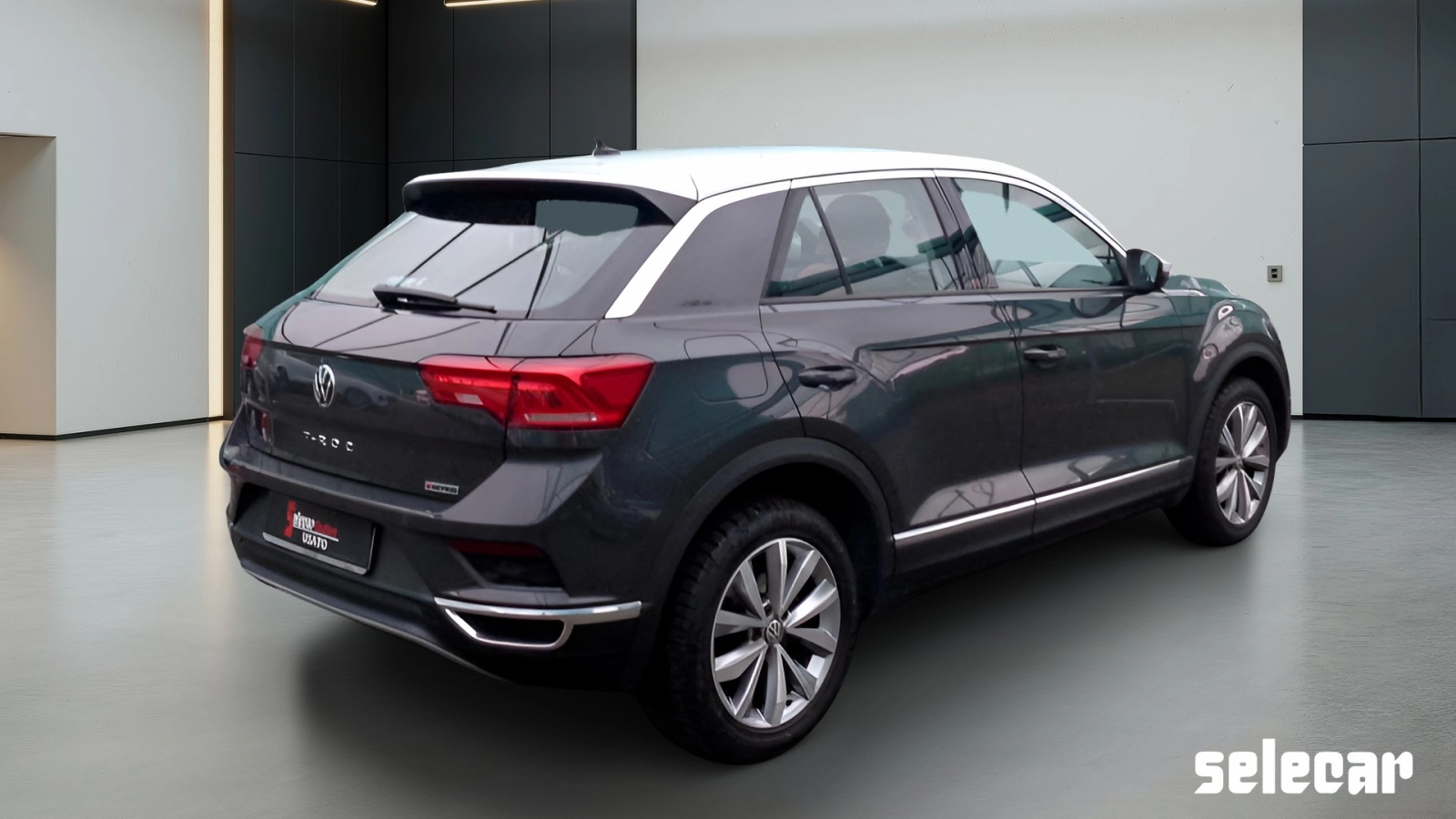 img-3 Volkswagen T-Roc Volkswagen SE-U77700
