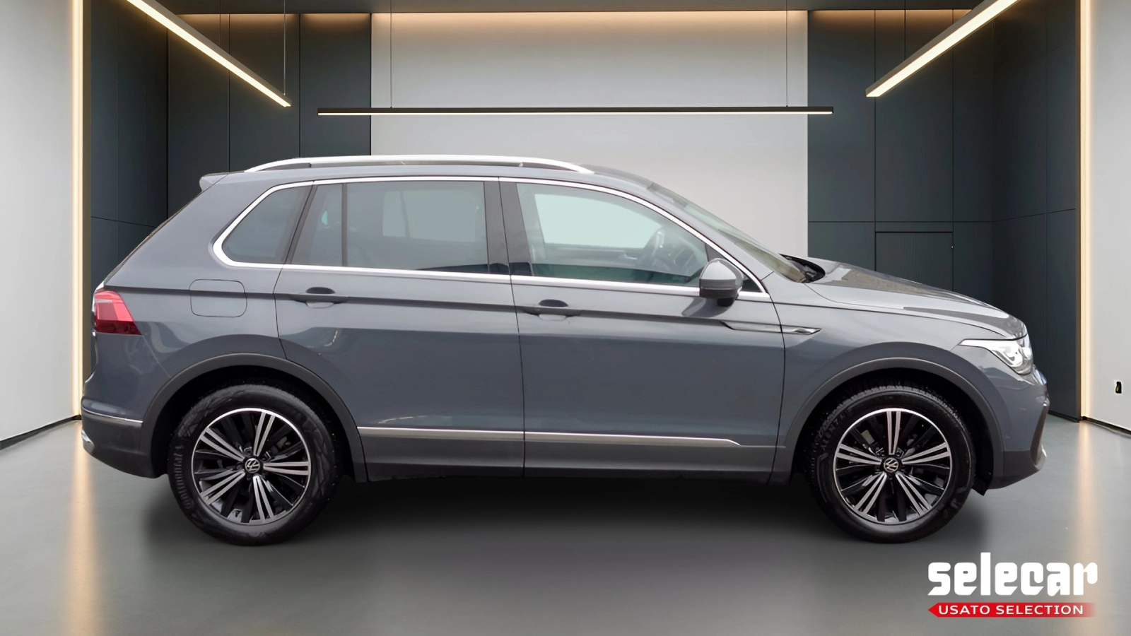img-2 Volkswagen Tiguan Volkswagen SE-U76582