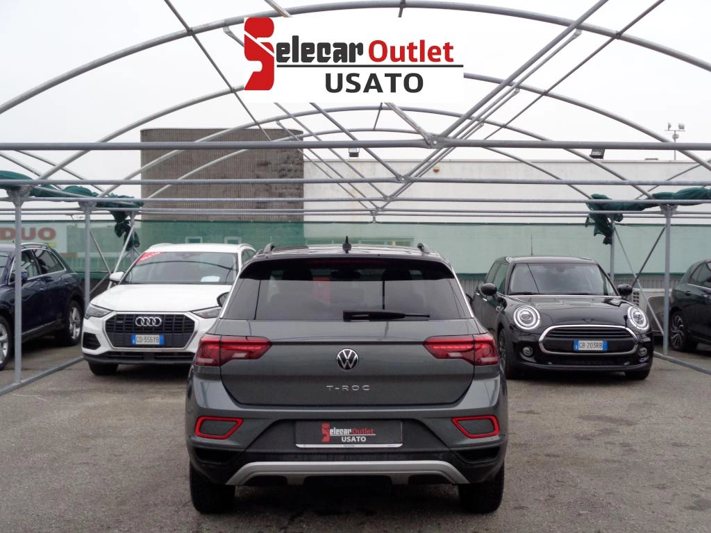 img-4 Volkswagen T-Roc Volkswagen SE-U78220