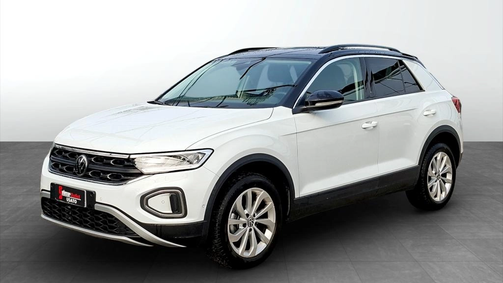 img-0 Volkswagen T-Roc Volkswagen SE-U77852