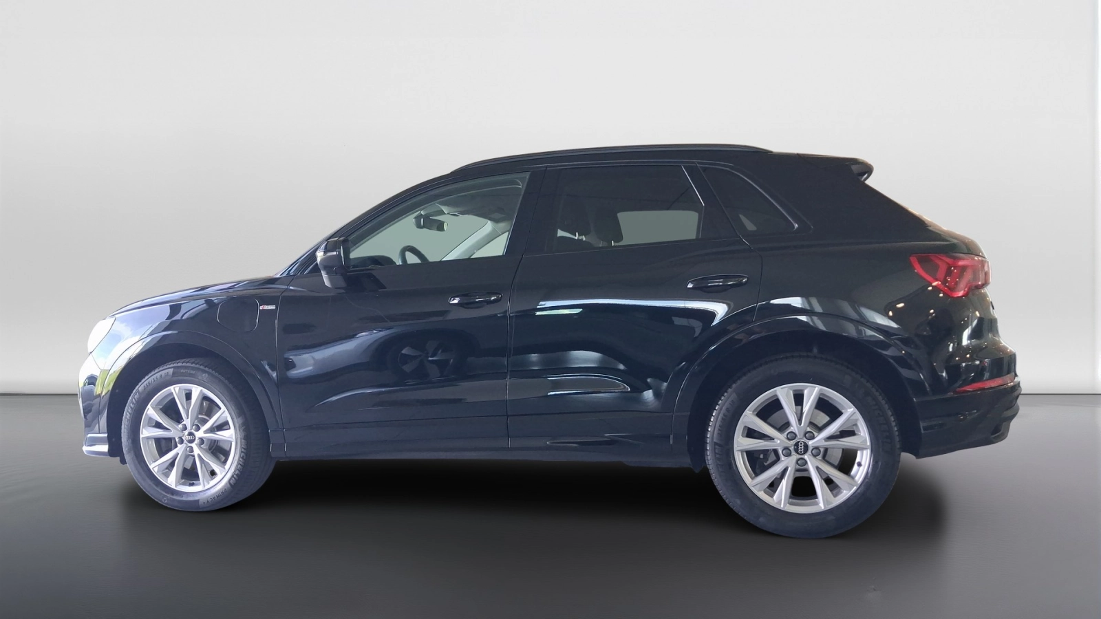 img-2 Audi Q3 Audi AU-U78068