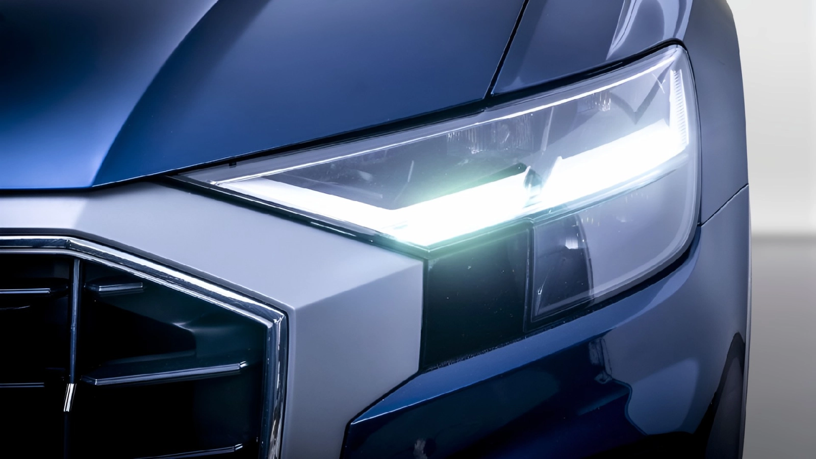 img-1 Audi Q8 Audi AU-U70886