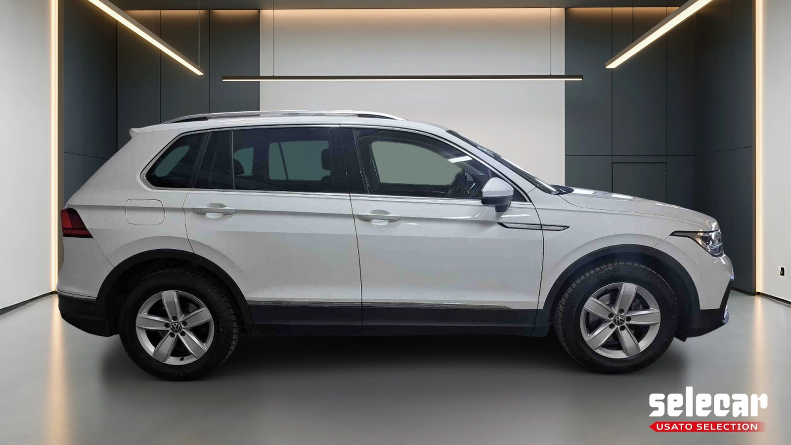 img-4 Volkswagen Tiguan Volkswagen SE-U78896