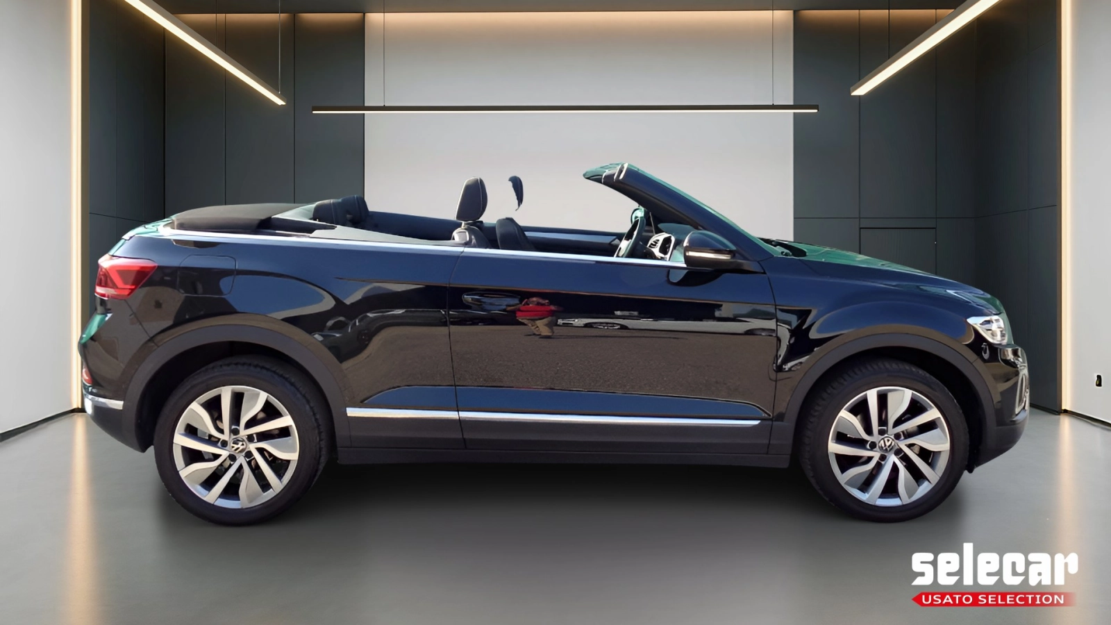 img-2 Volkswagen T-Roc Volkswagen SE-U76269