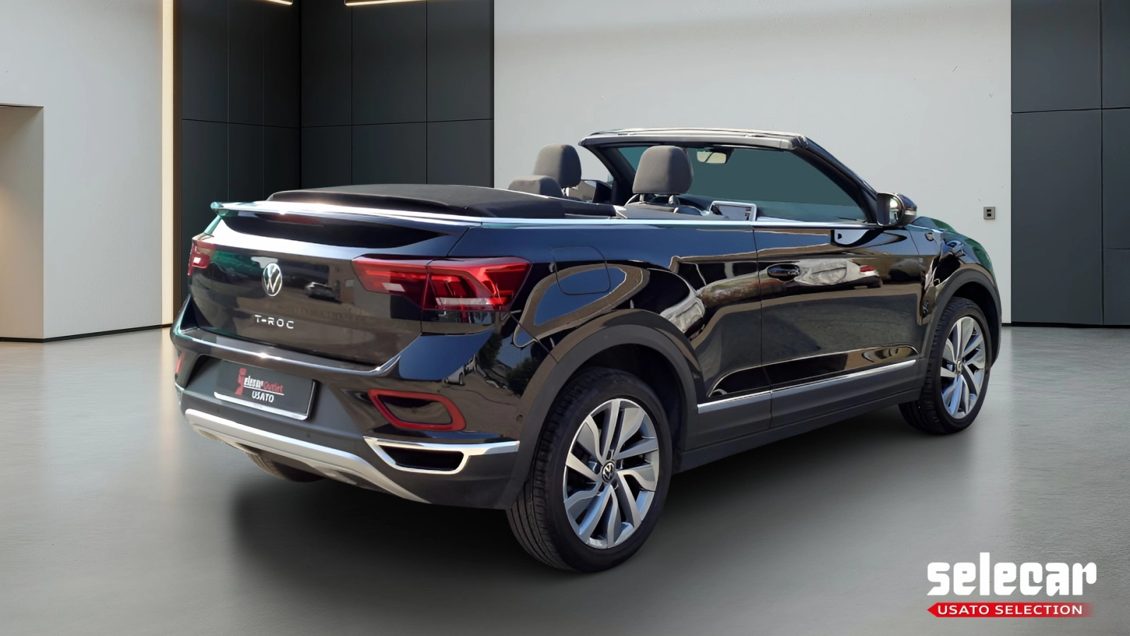 img-3 Volkswagen T-Roc Volkswagen SE-U76269
