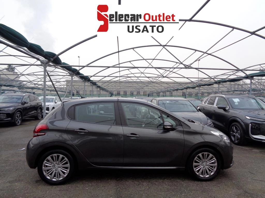 img-2 Peugeot 208 Peugeot AU-U78136