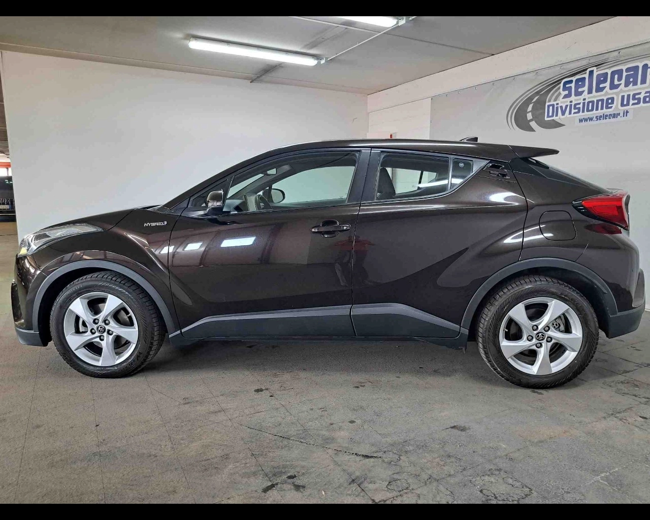img-1 Toyota C-HR Toyota AU-U79472