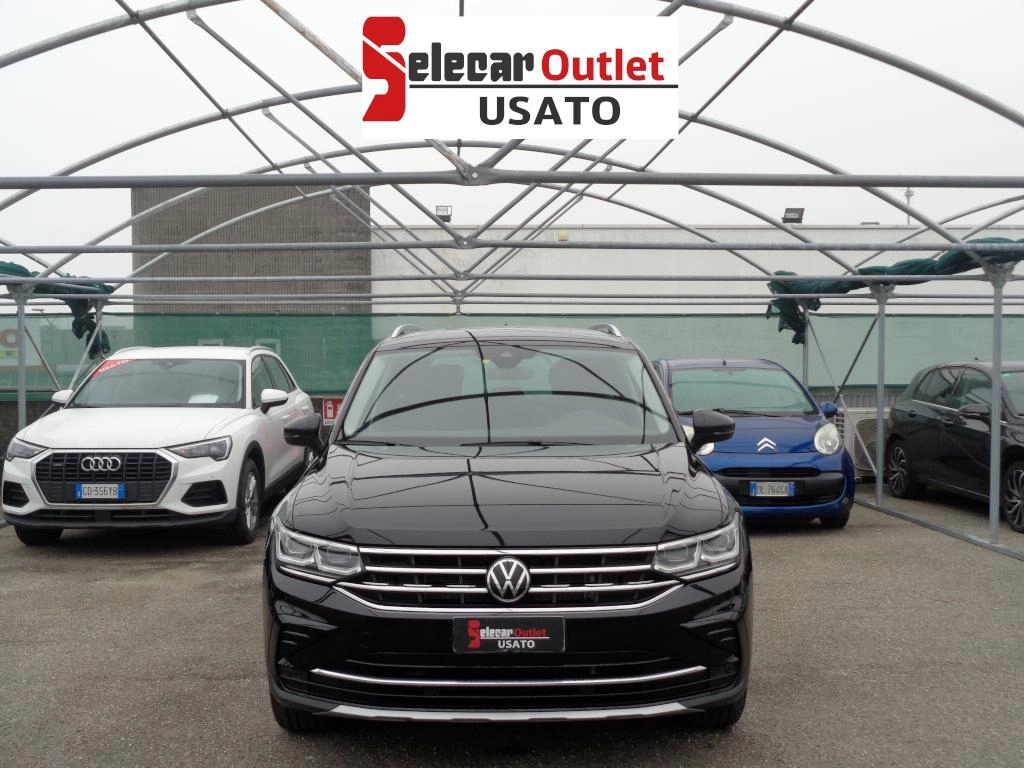 img-1 Volkswagen Tiguan Volkswagen SE-U77814