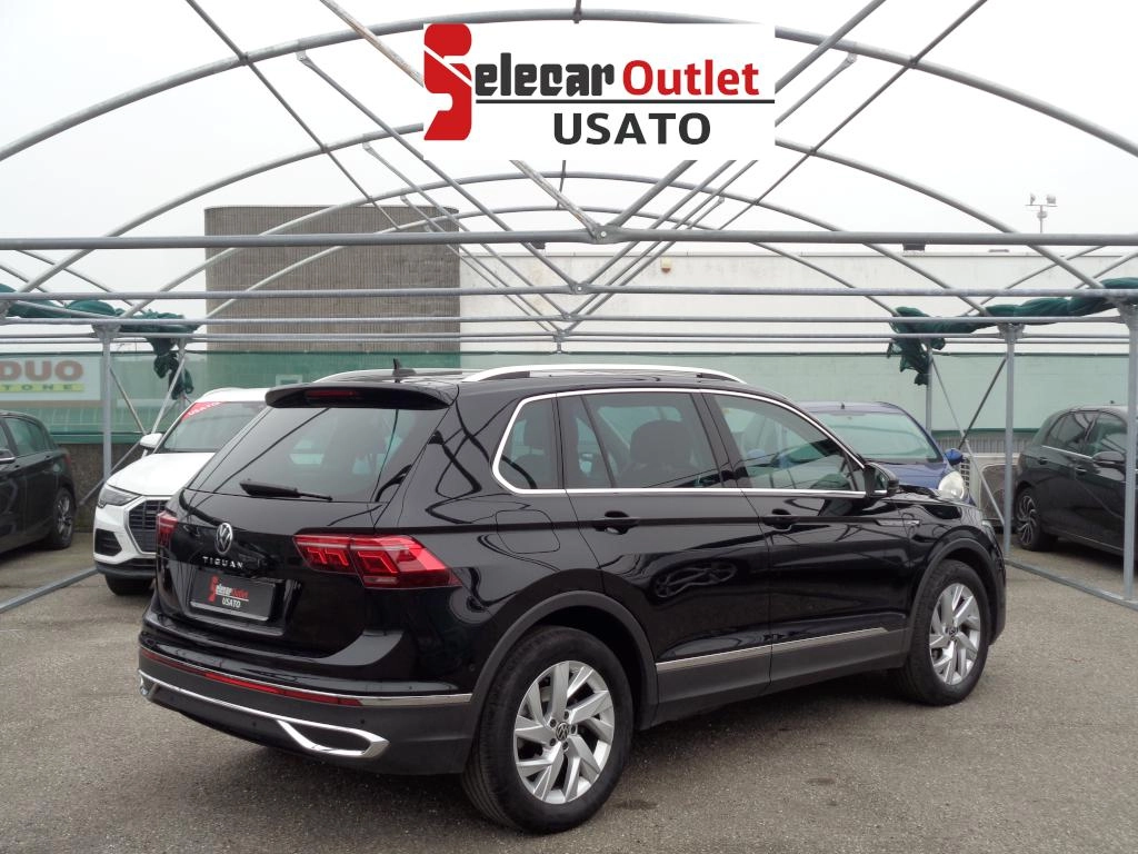 img-3 Volkswagen Tiguan Volkswagen SE-U77814