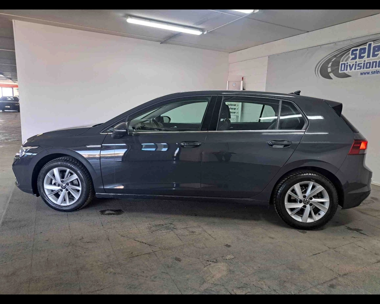 img-1 Volkswagen Golf Volkswagen SE-U78945